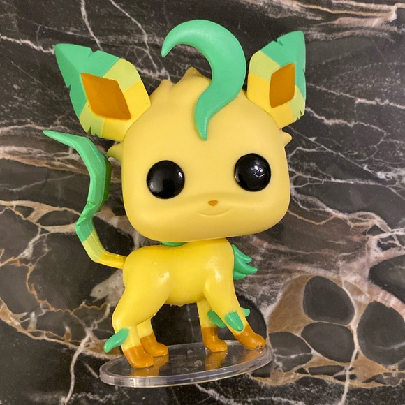Leafeon Pokemon Funko Pop (866) - Lightly Used with Original Box - Picture 2 of 15